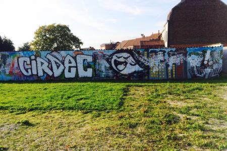 529882972 B976681915Z.1 20151001124001 000 GRS59N7DS.1 0 Mouscron: la fresque réalisée par les jeunes est déjà souillée